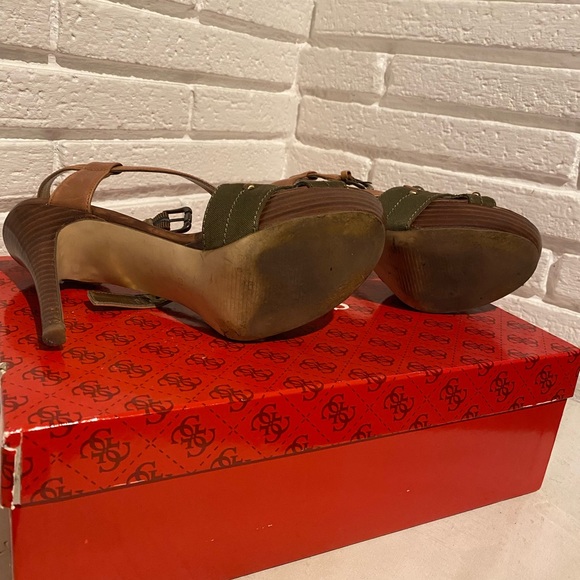 These neutral colors are a must! Size 6 Guess box is not available - Picture 3 of 5